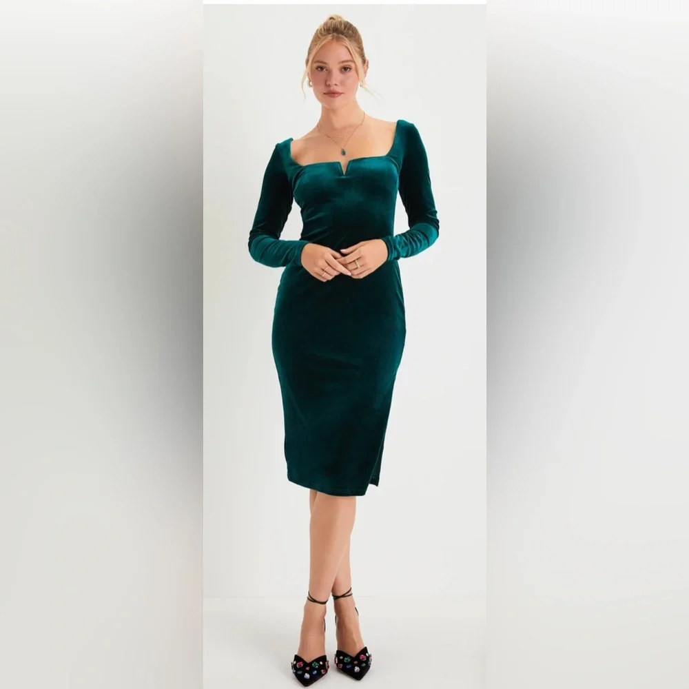 NWT Lulus Velvet Emerald Green Dress - Picture 1 of 7